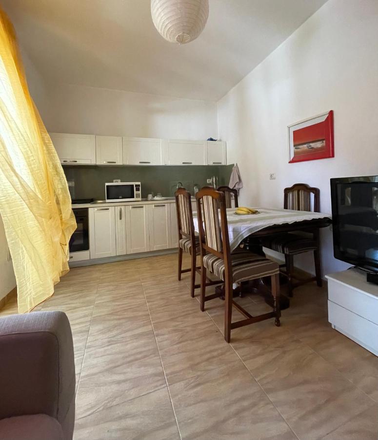 Vacation Home Dibra Velipoje Exterior photo